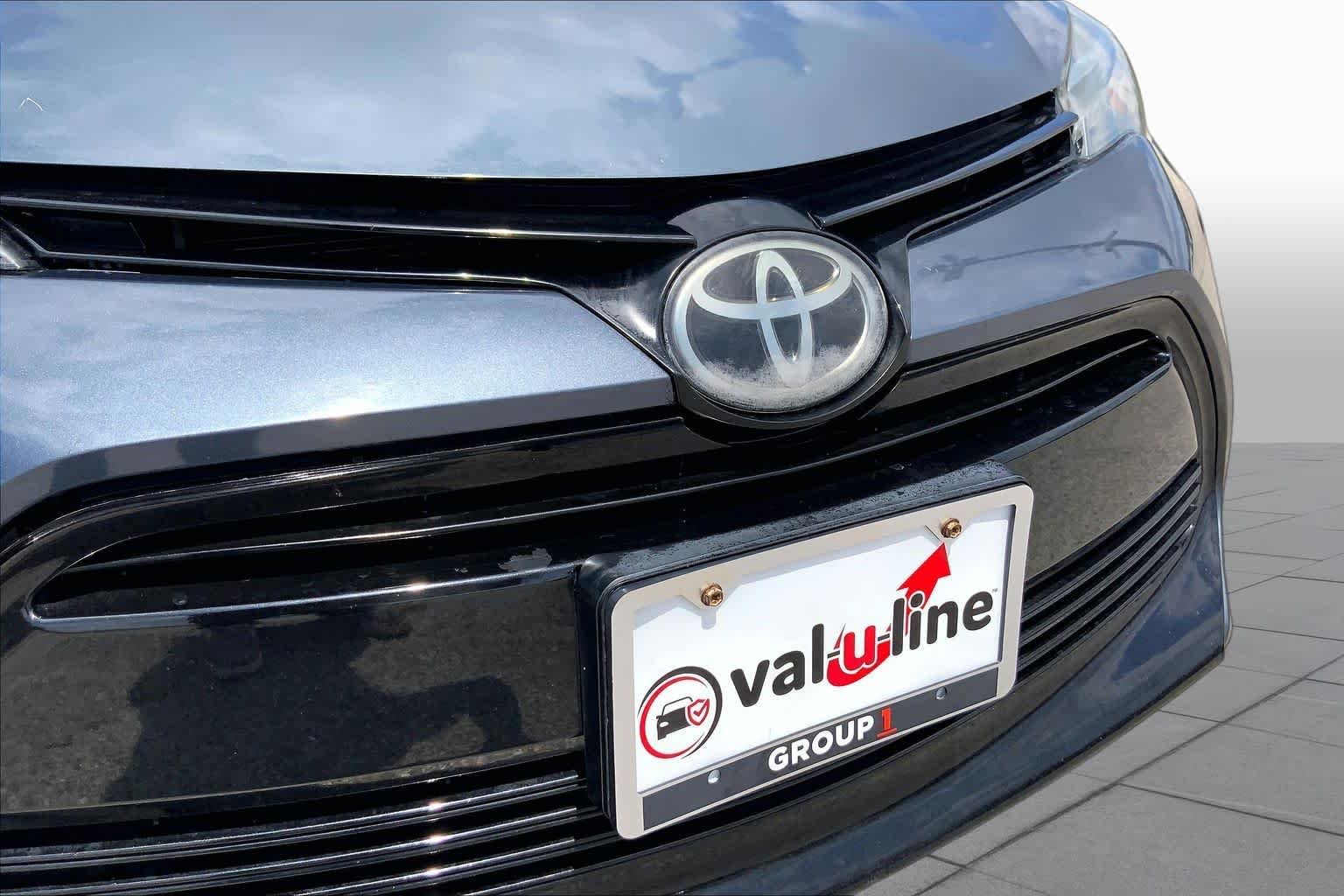 Used 2018 Slate Metallic Toyota LE image 29