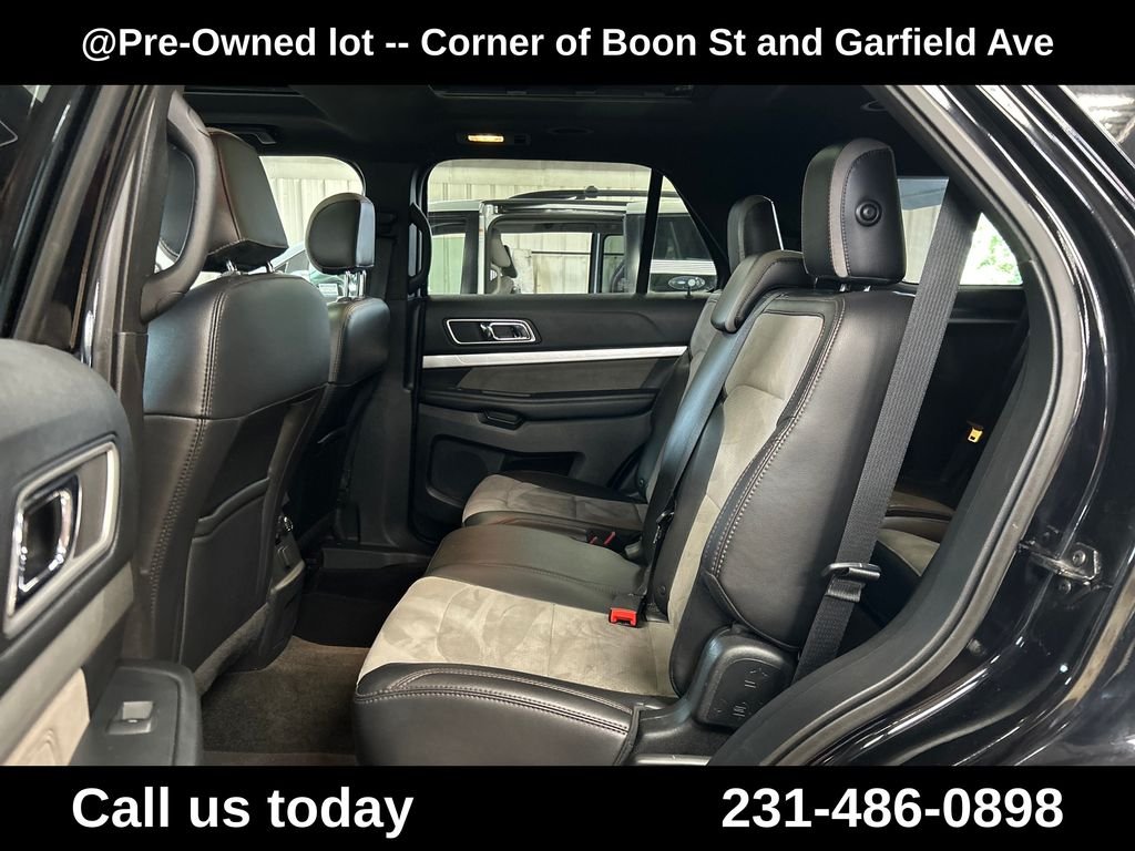 Used 2017 Black Ford XLT image 11