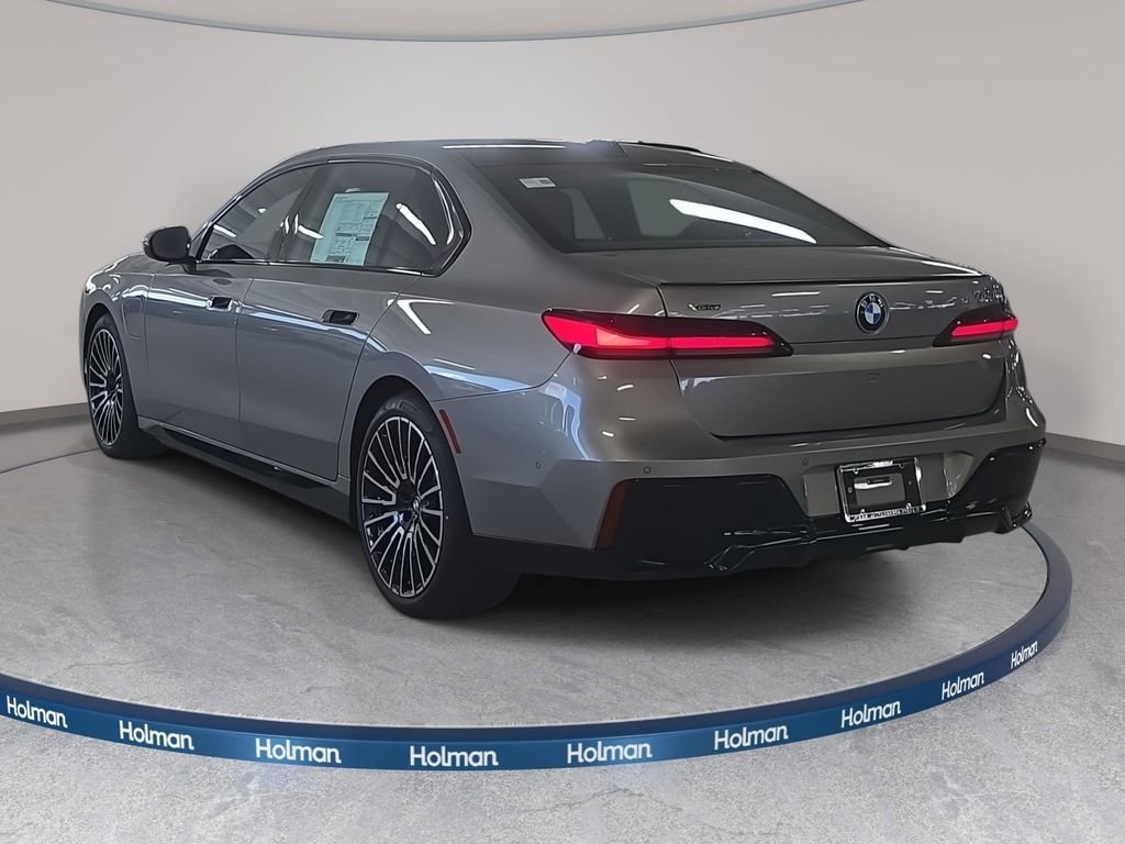 2026 BMW 7 Series 750e - Photo 6