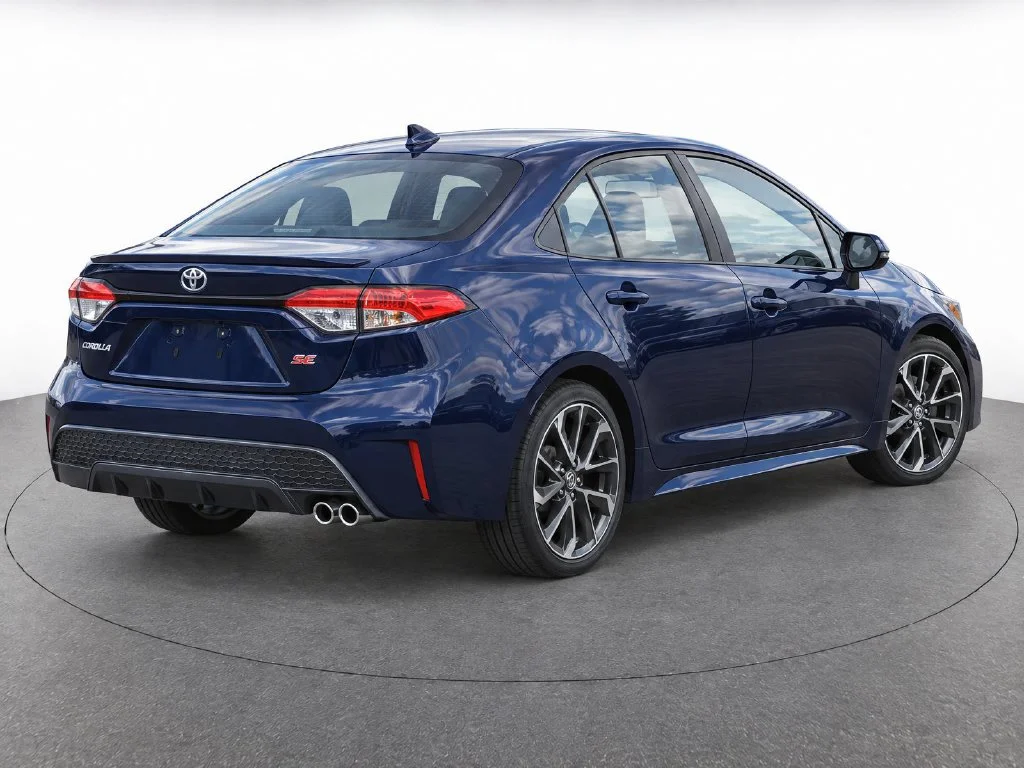 Used 2020 Blue Toyota SE image 5