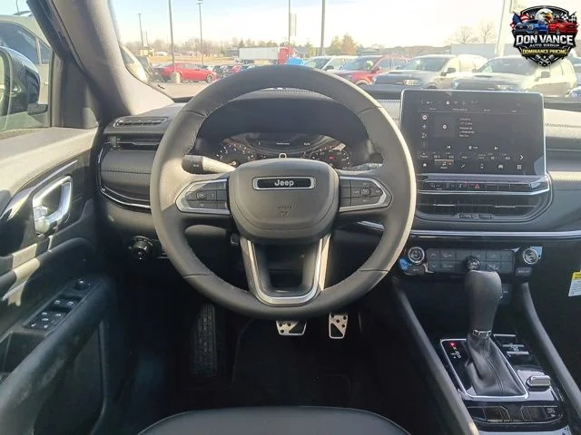 New 2026 Diamond Black Crystal Pearlcoat Jeep Latitude image 14