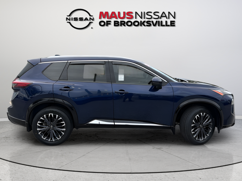 Used 2024 Blue Nissan Platinum image 8