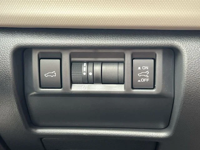 Used 2025 White Subaru Limited image 29