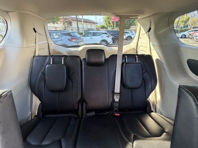 Used 2024 Black Chrysler Select image 34