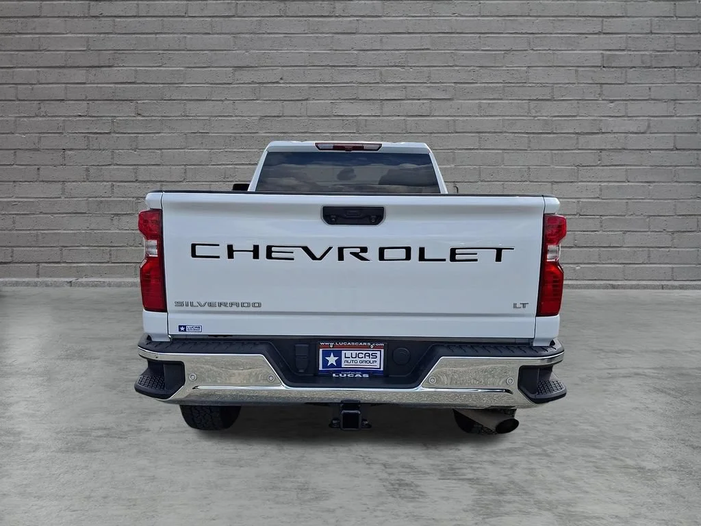 Used 2024 Summit White Chevrolet LT image 10
