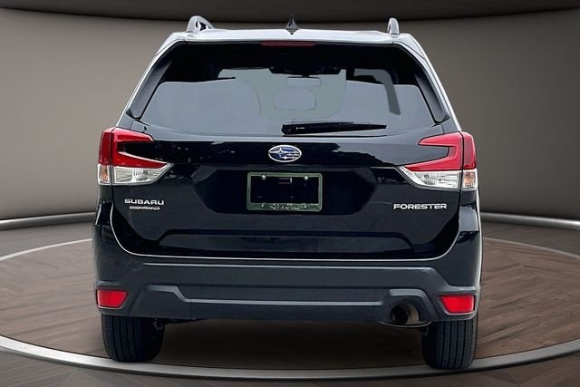 Used 2022 Black Subaru Premium image 4