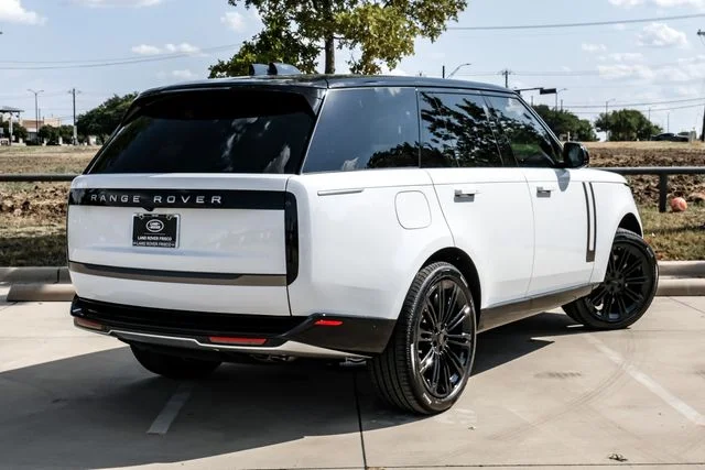 New 2026 Fuji White Land Rover SE image 9