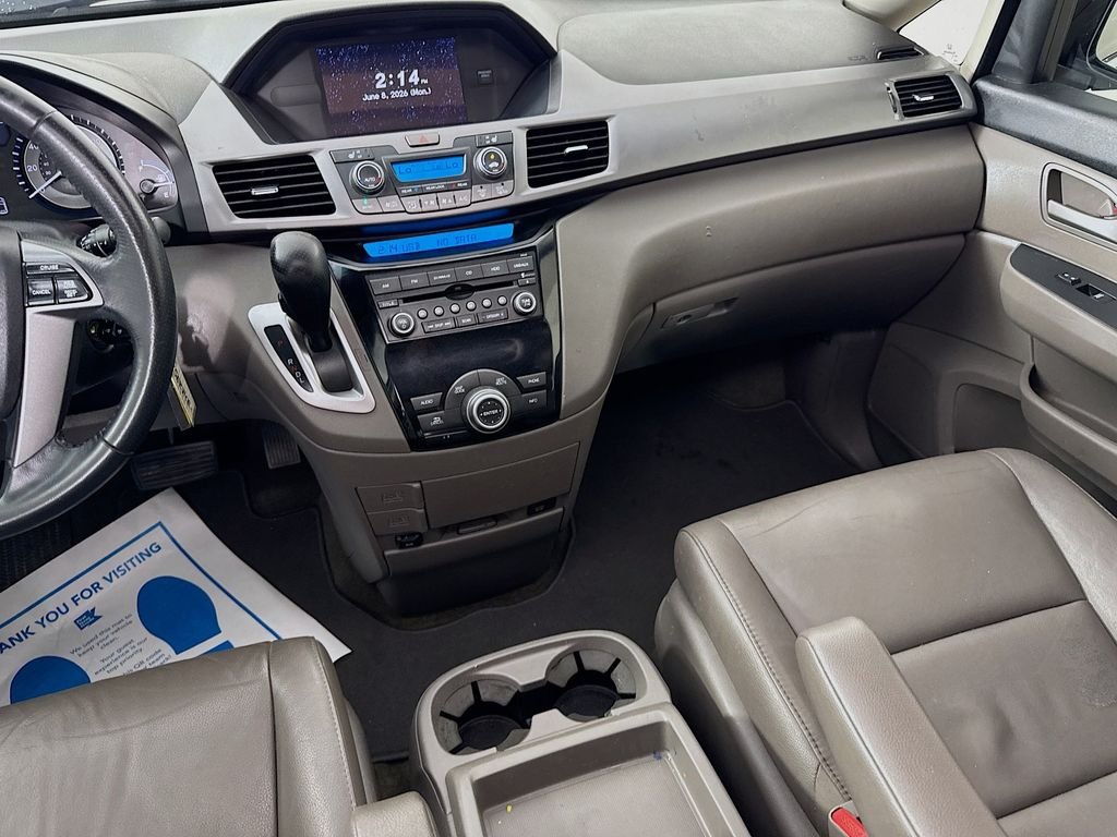 Used 2013 Silver Honda EX-L image 29