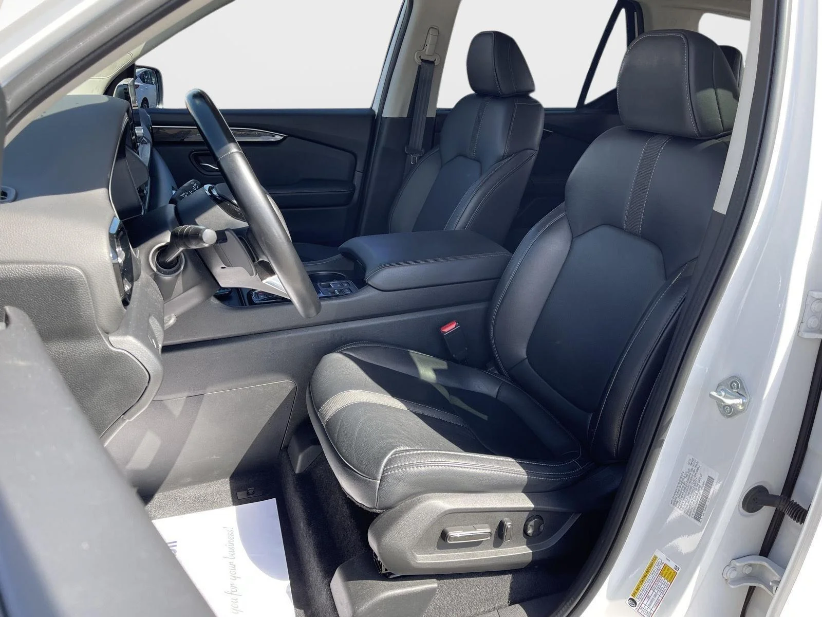 Used 2023 Platinum White Pearl Honda EX-L w/Rear Captain