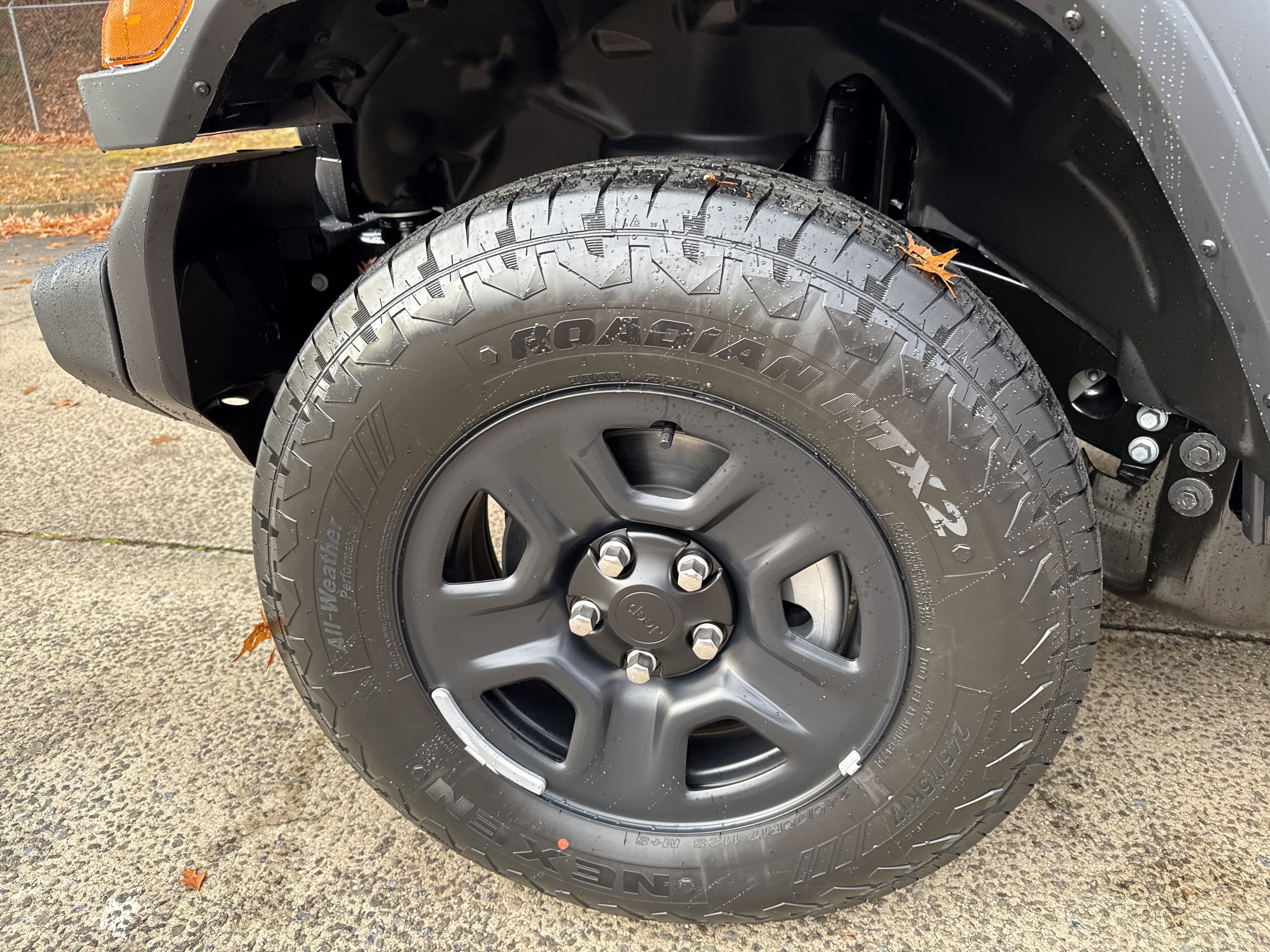 New 2026 Granite Crystal Metallic Clearcoat Jeep Sport image 13