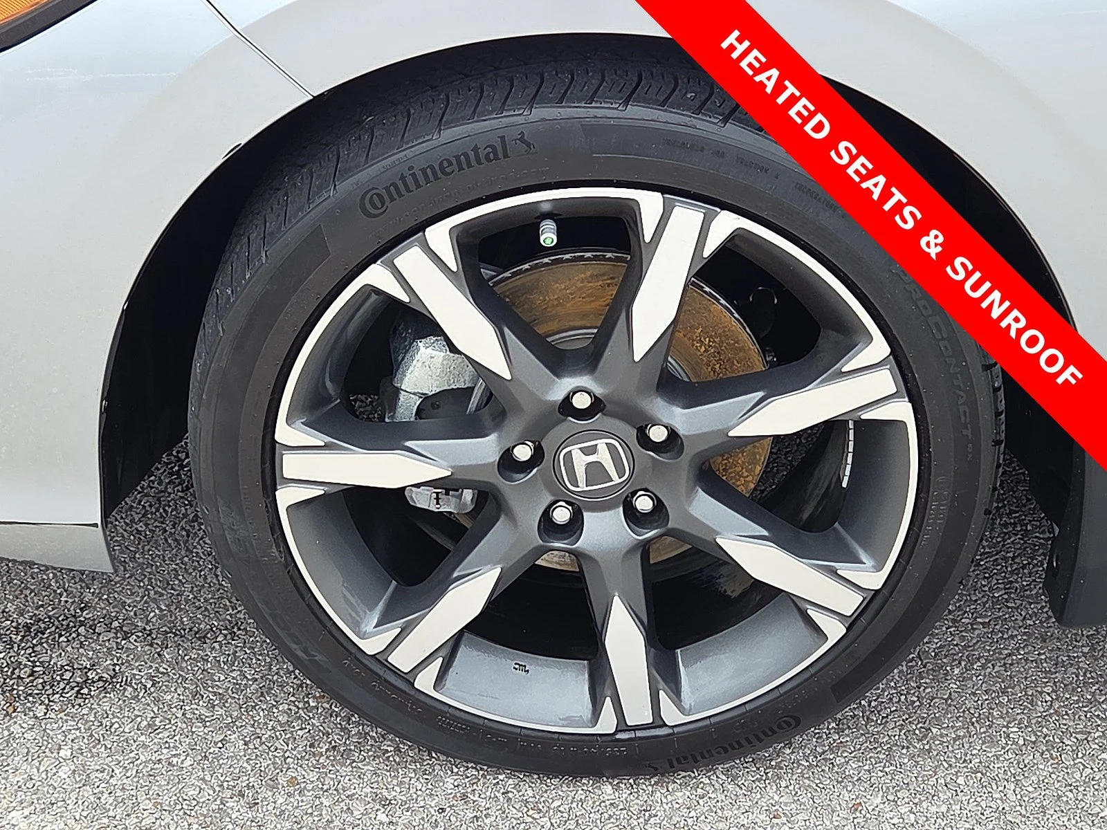 Used 2025 Solar Silver Metallic Honda Sport Touring image 7