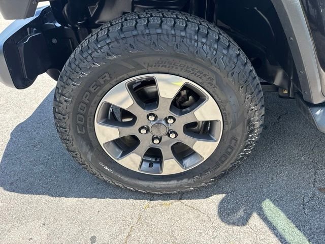 Used 2019 Black Jeep Unlimited Sahara image 16