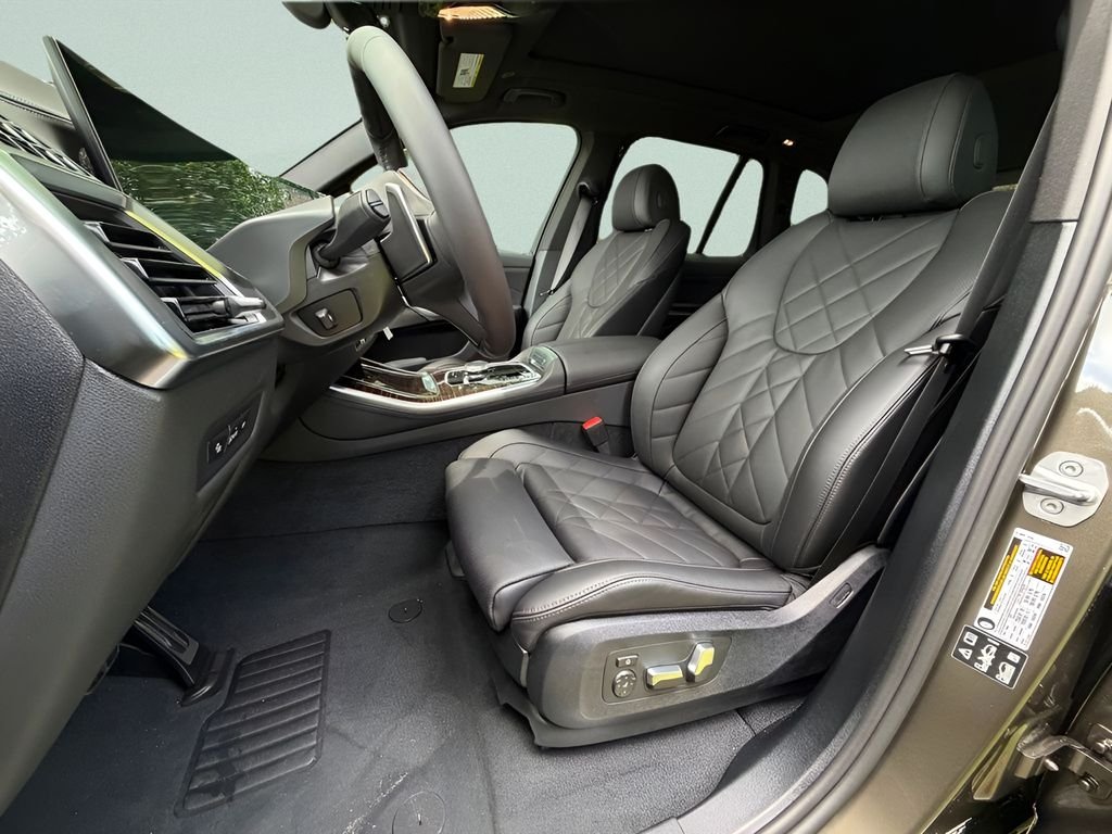 New 2026 Manhattan Green Metallic BMW xDrive40i image 10