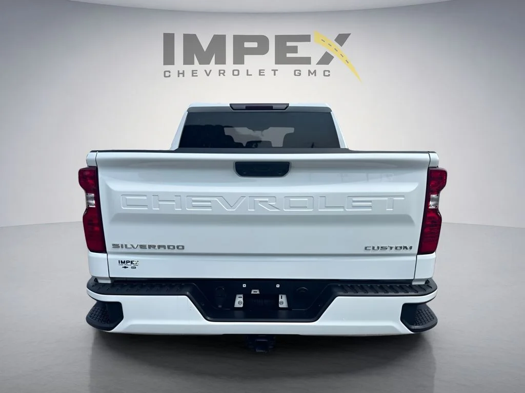 Used 2023 White Chevrolet Custom image 4