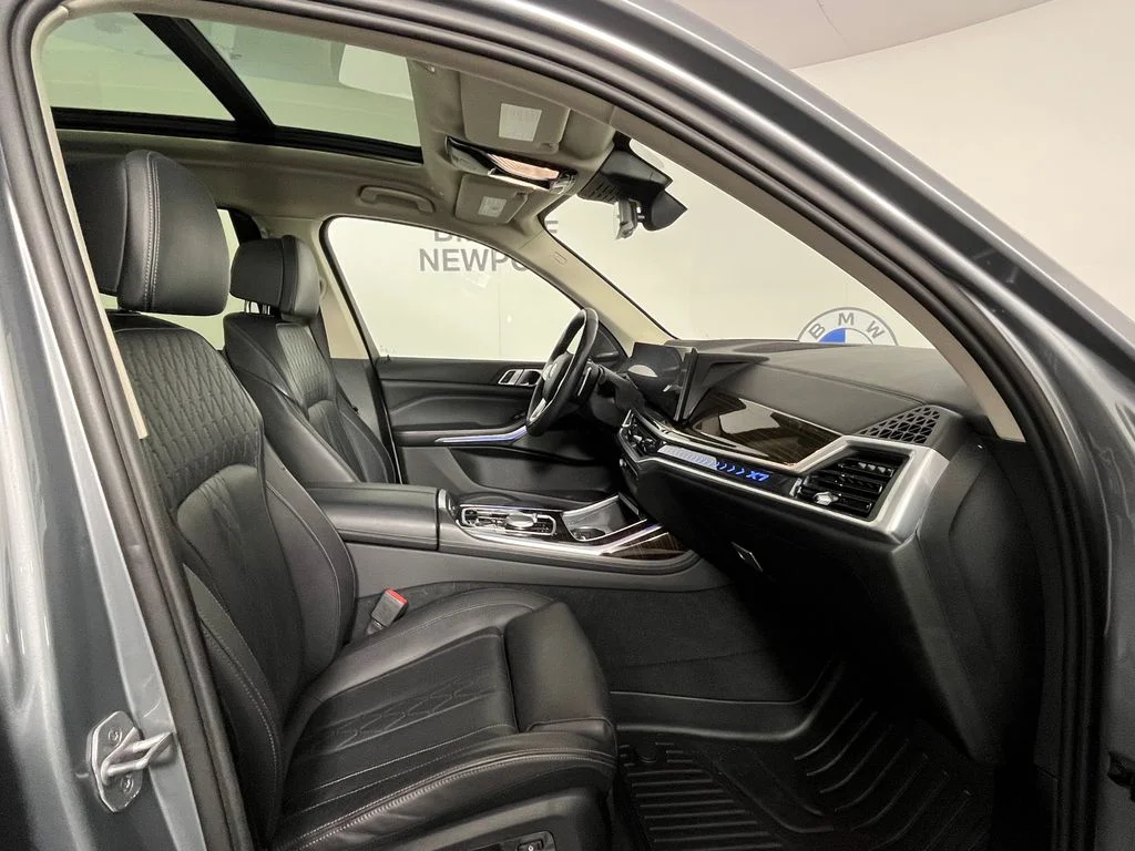 Used 2023 Skyscraper Grey Metallic BMW xDrive40i image 26
