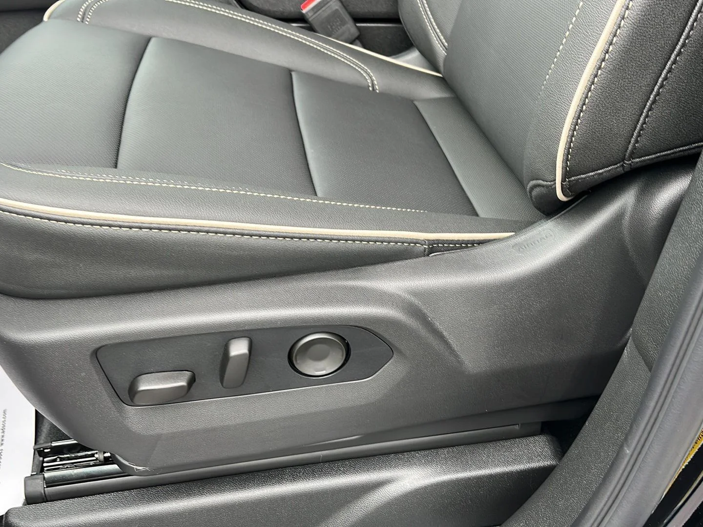 2026 Chevrolet Suburban Premier - Photo 23