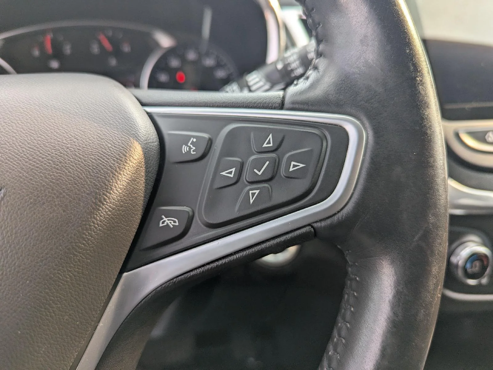 Used 2022 Blue Glow Metallic Chevrolet LT image 20