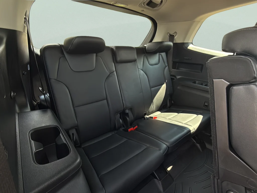 Used 2020 Snow White Pearl Kia EX image 34