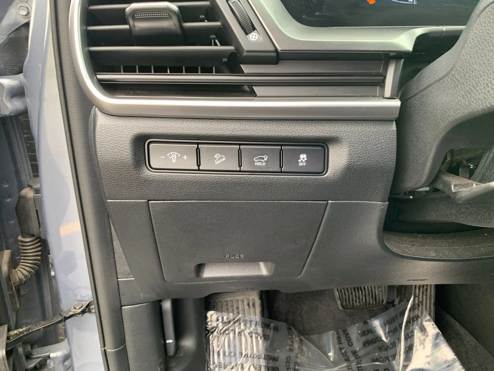 Used 2025 Silver Kia S image 33
