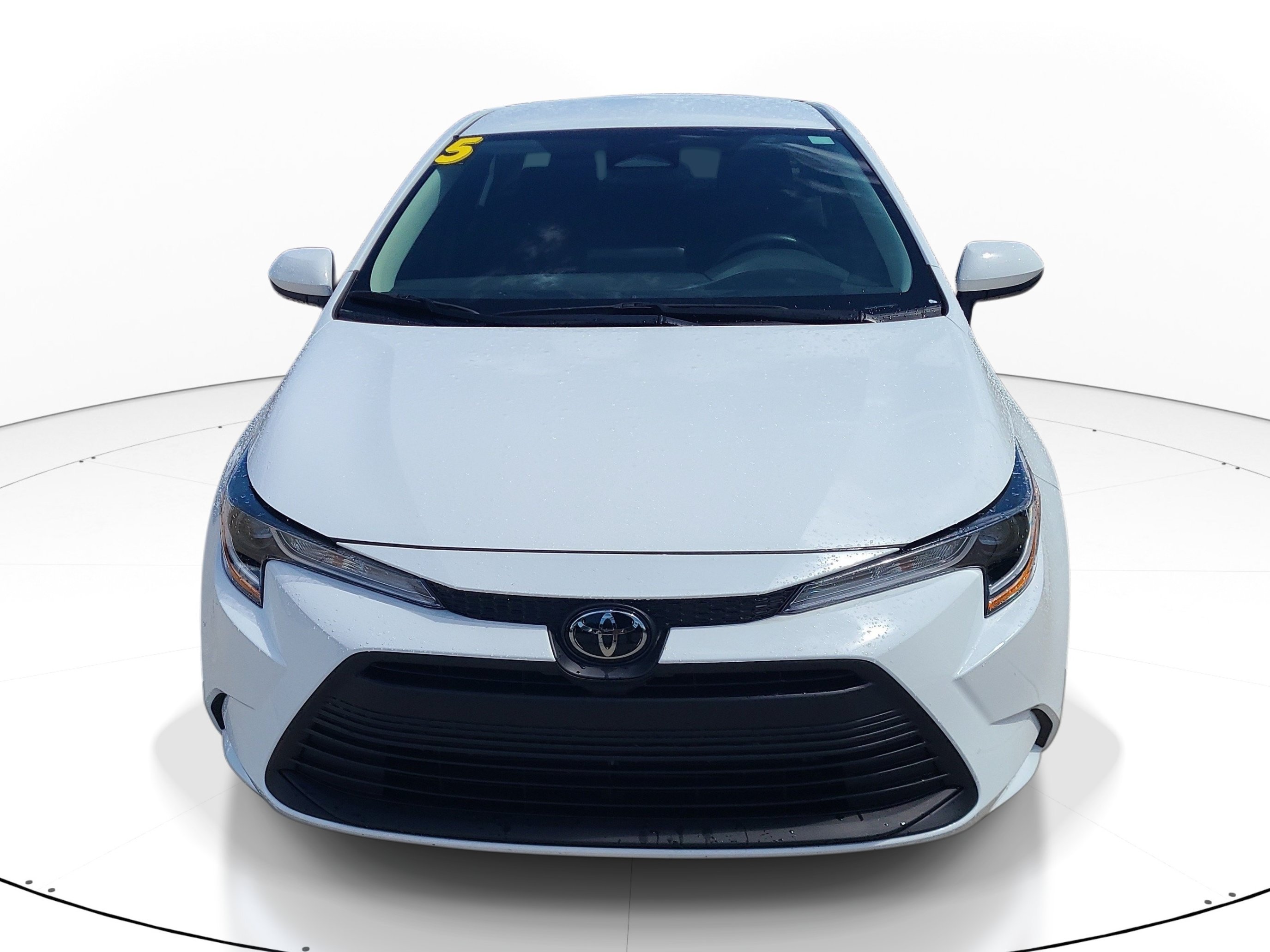 Used 2025 Ice Toyota LE image 2