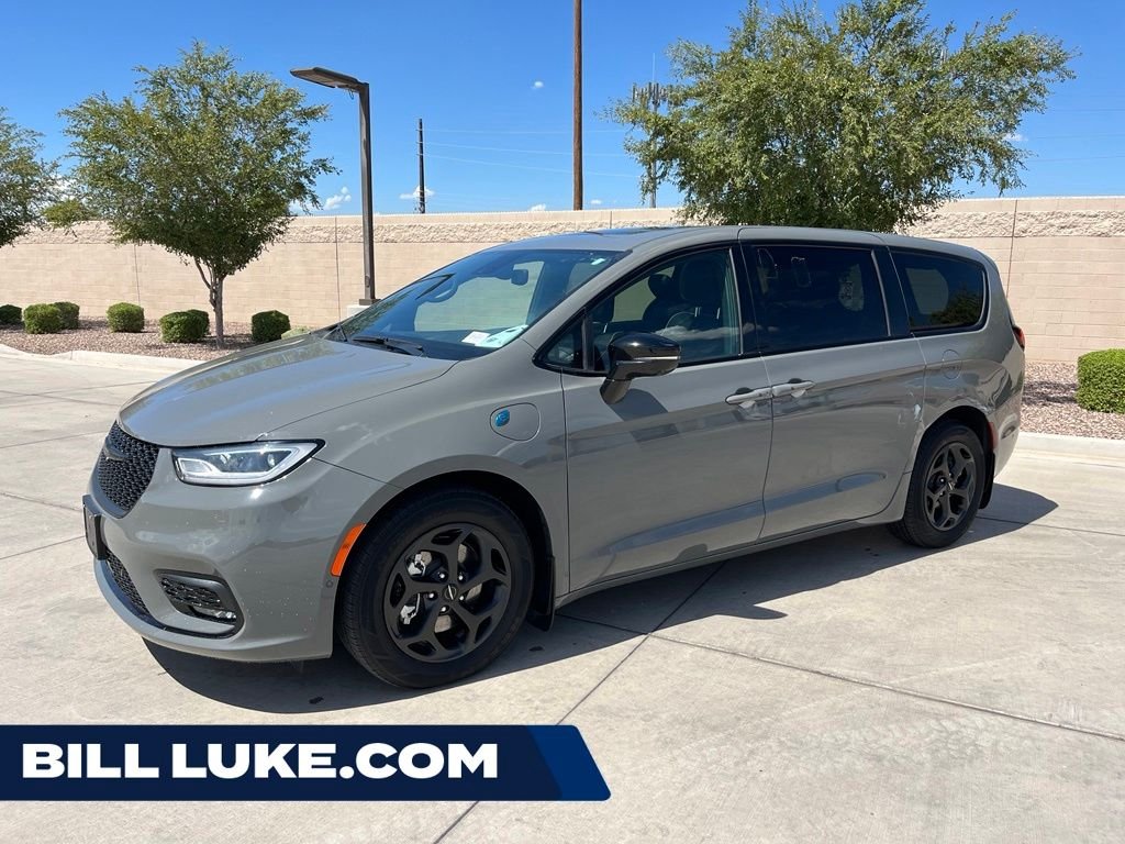Used 2023 Gray Chrysler Limited image 1