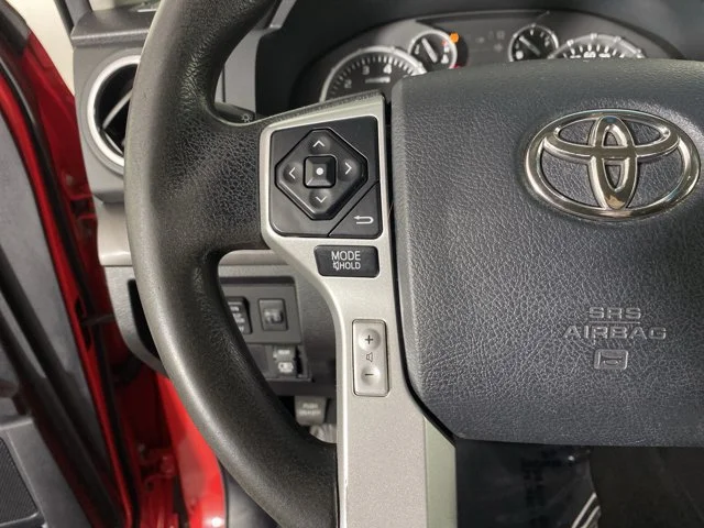Used 2014 Red Toyota SR5 image 20