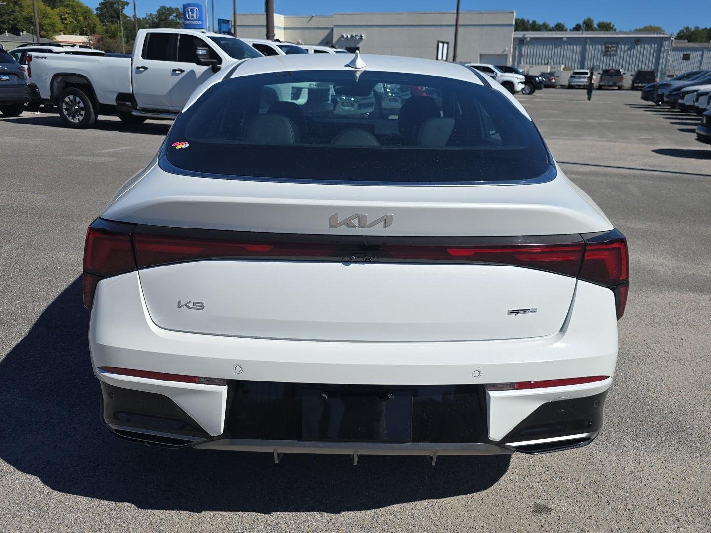 Used 2025 Snow White Pearl Kia GT-Line image 4