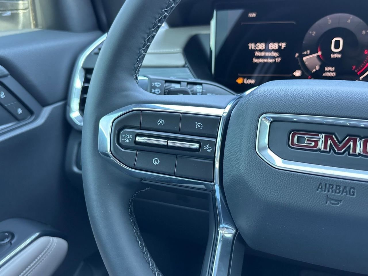 2026 GMC Acadia Elevation - Photo 15