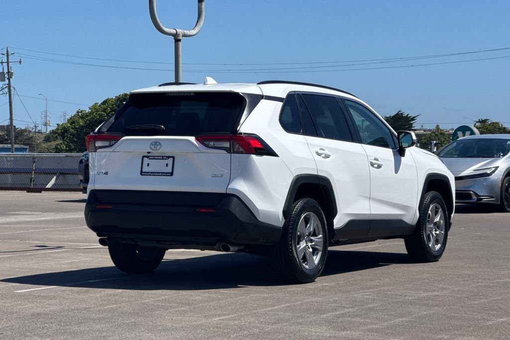 Used 2025 White Toyota XLE image 4