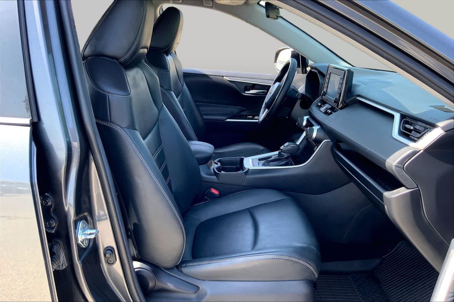 Used 2021 Magnetic Gray Metallic Toyota XLE Premium image 9