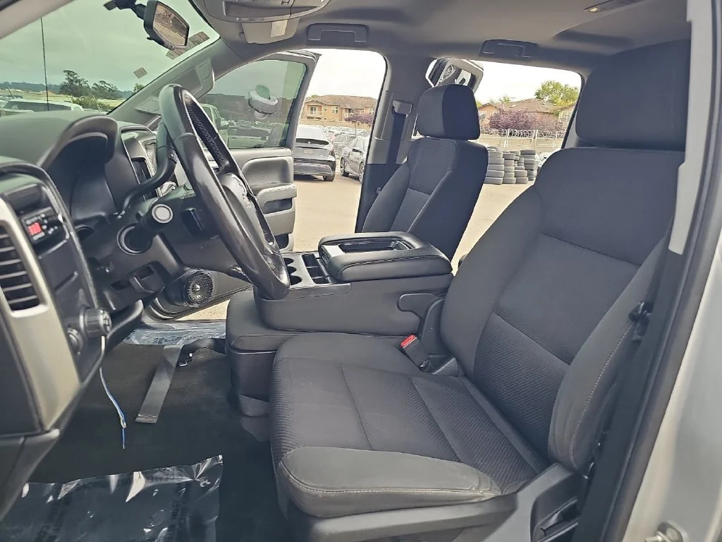 Used 2018 Silver Chevrolet LT image 14