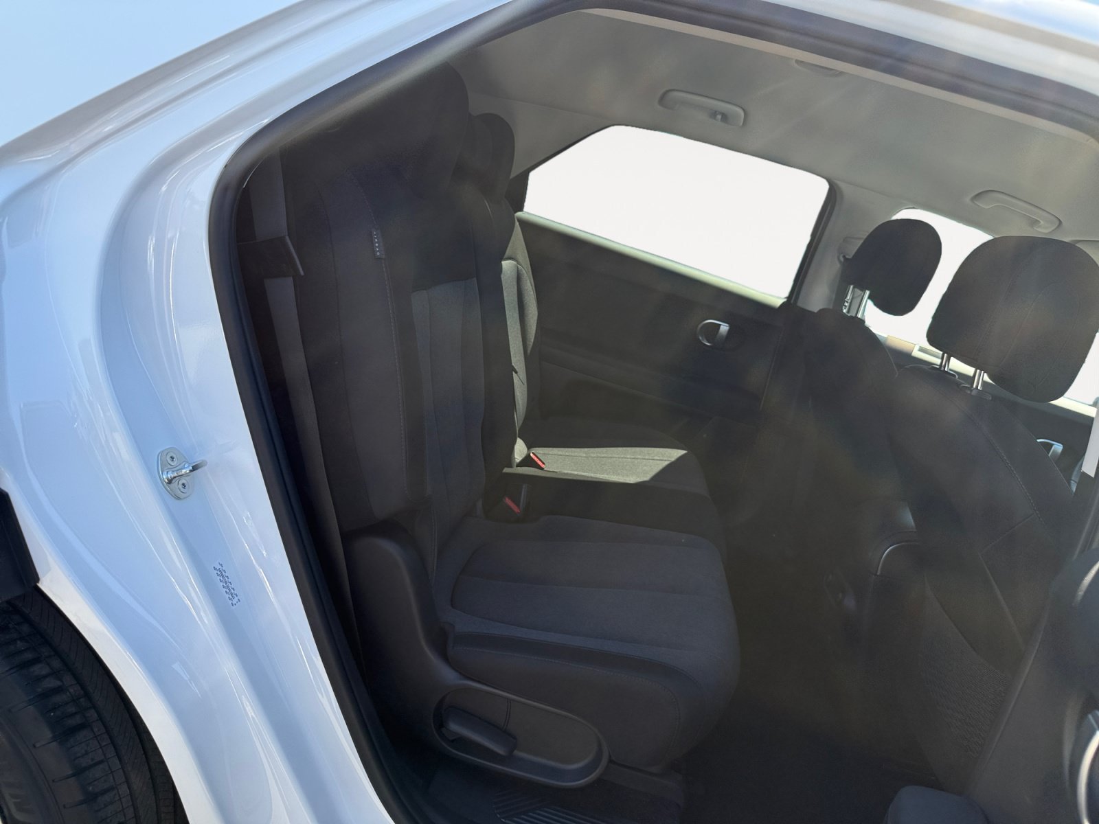 Certified Used 2024 Atlas White Hyundai SEL image 18