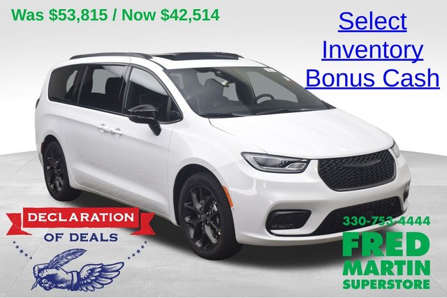 2026 Chrysler Pacifica Limited's photo