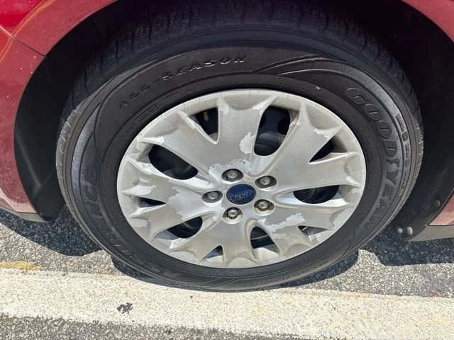 Used 2014 Red Ford S image 4