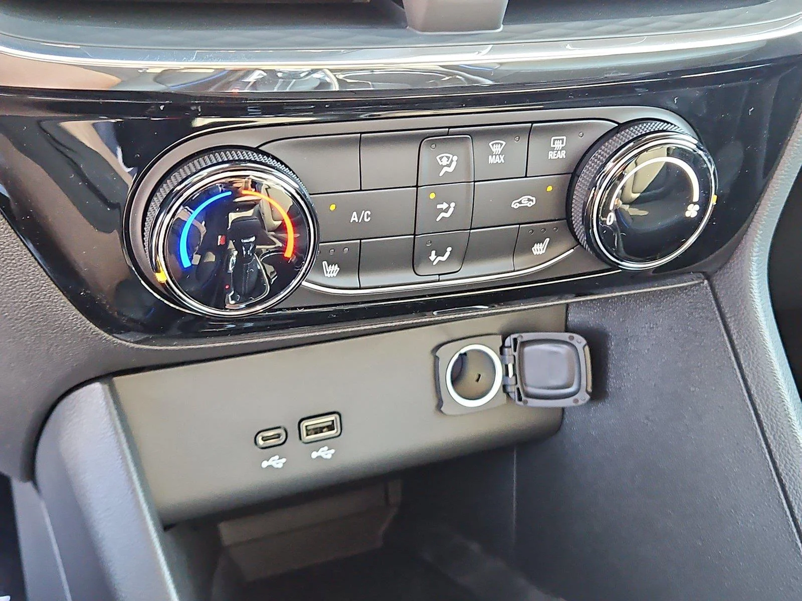 2026 Buick Encore GX Sport Touring - Photo 27