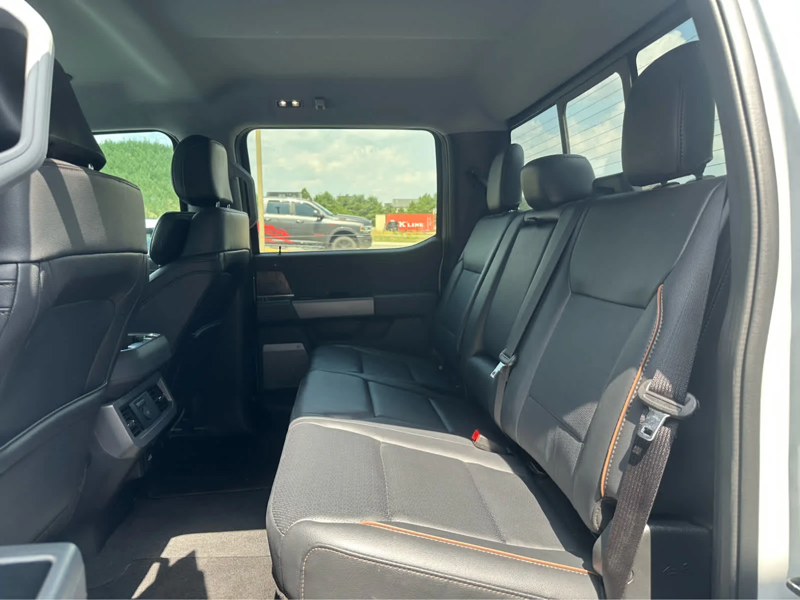 Used 2026 Avalanche Ford LARIAT image 9