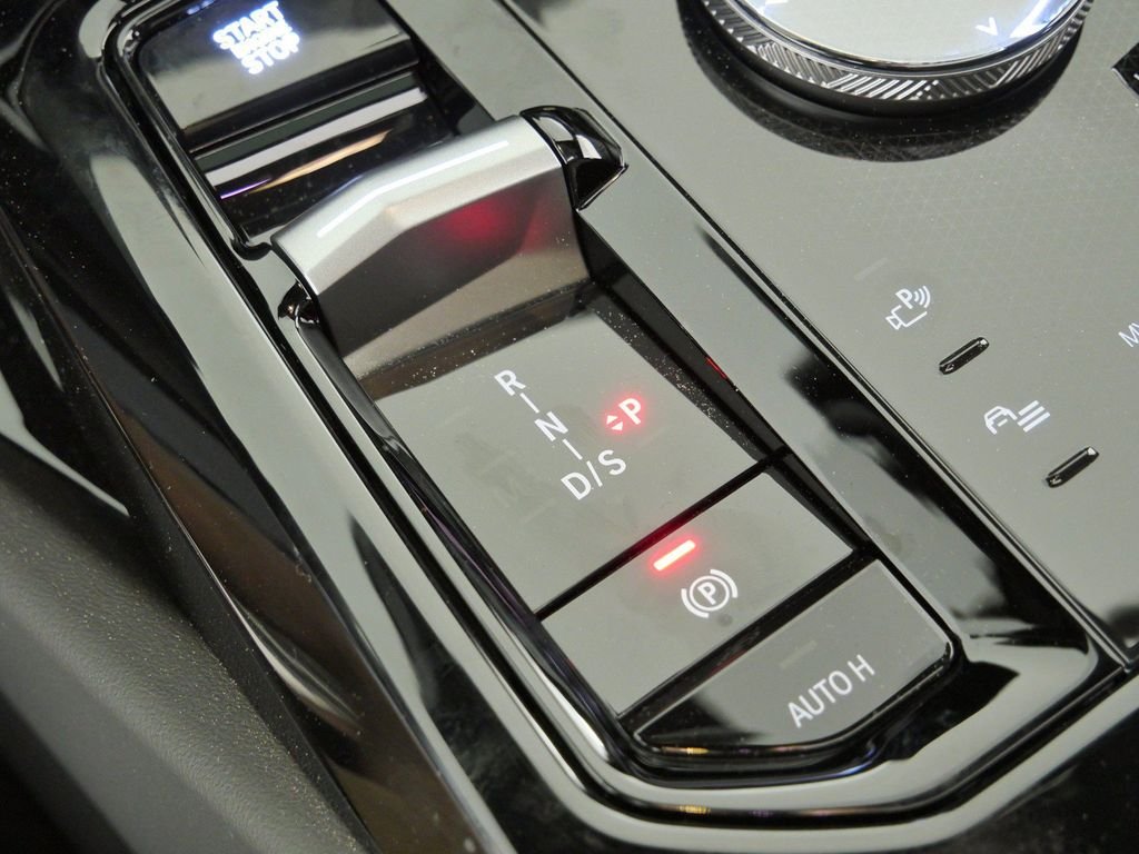 New 2027 Oxide Grey Metallic BMW 540i xDrive image 47