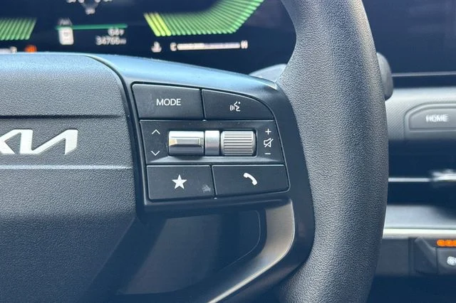 2025 Kia K4 LXS - Photo 26