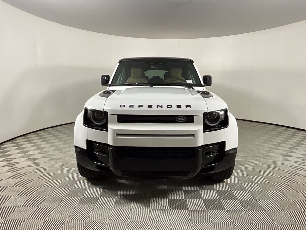 New 2026 Fuji White Land Rover X-Dynamic SE image 9