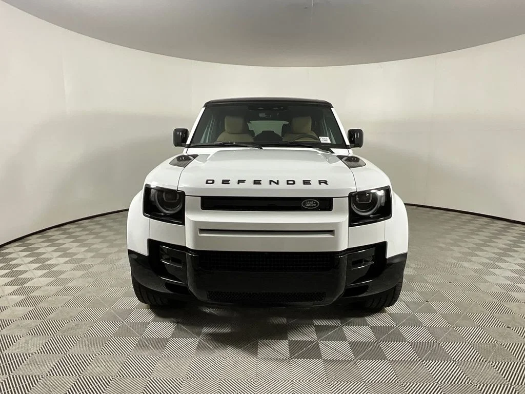 New 2026 Fuji White Land Rover X-Dynamic SE image 9