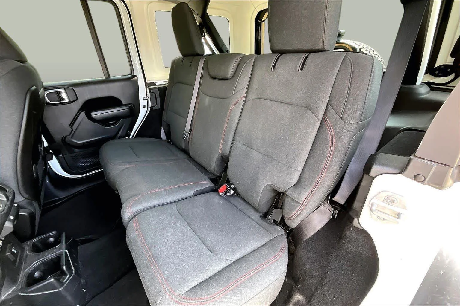 Certified Used 2025 Bright White Clearcoat Jeep Rubicon image 21
