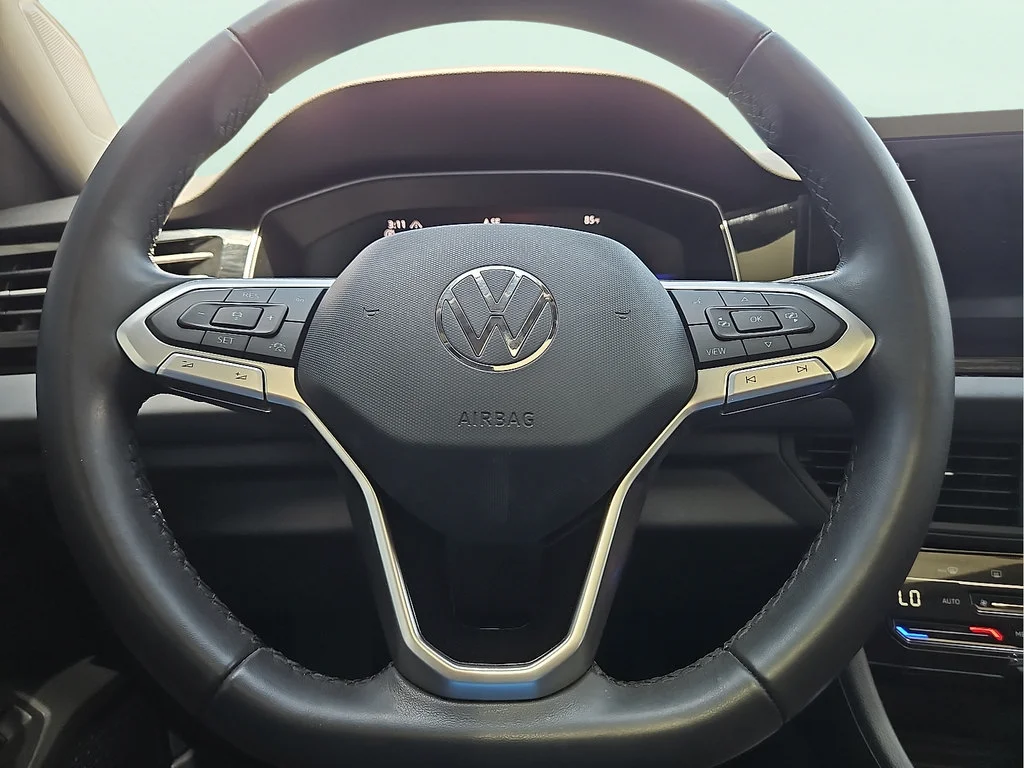 Used 2026 White Volkswagen SE image 19