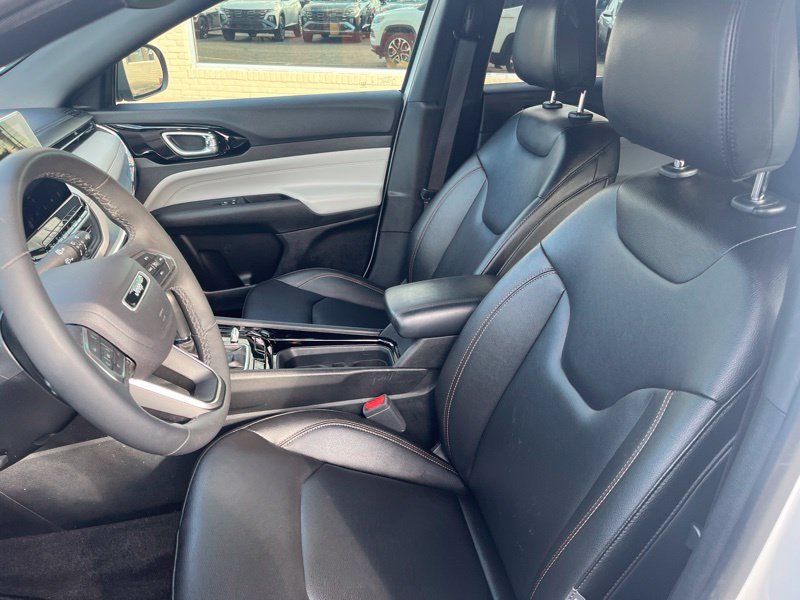Used 2024 White Jeep Limited image 9