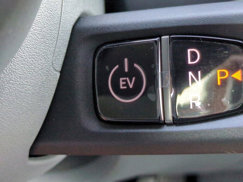New 2026 Ivory Silver Kia Land AWD image 33