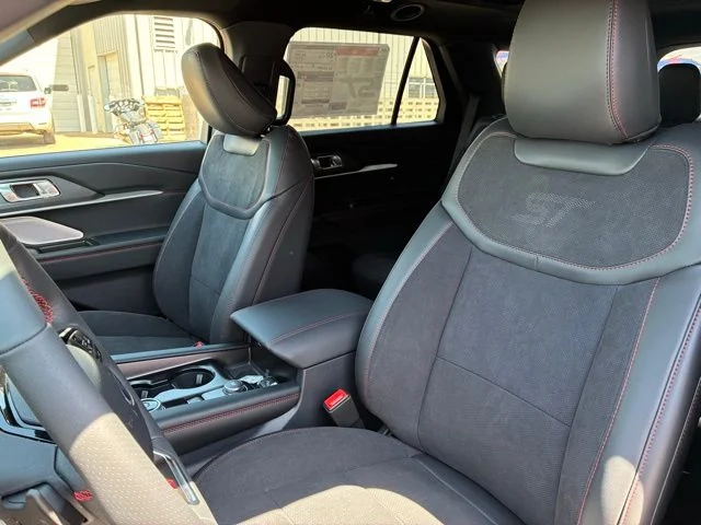New 2026 Rapid Red Metallic Tinted Clearcoat Ford ST image 8