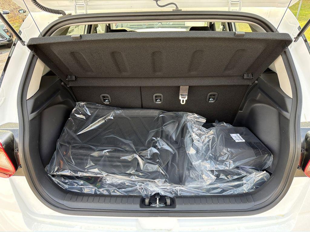 New 2026 White Hyundai SE image 18