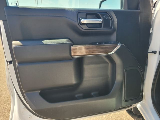 Used 2021 White Chevrolet LT image 18