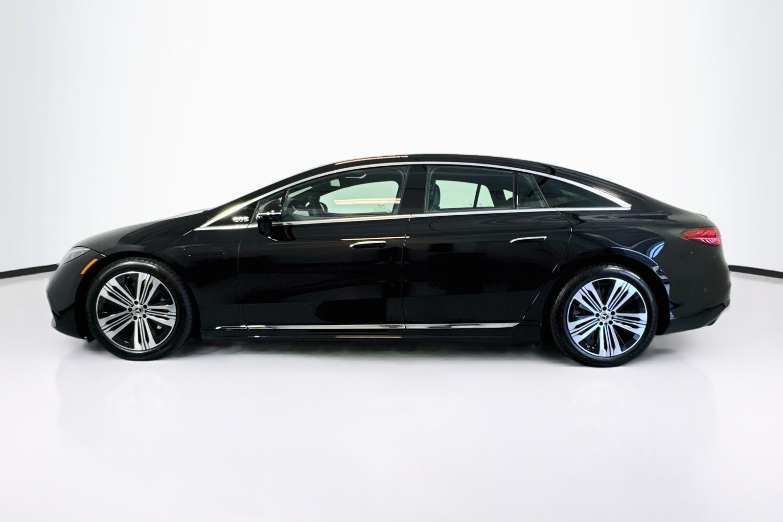 New 2026 Obsidian Black Metallic Mercedes-Benz EQS 450 image 8