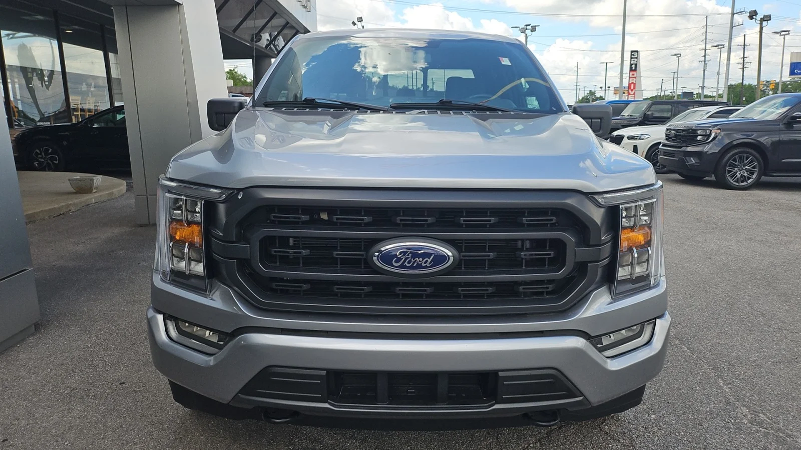 Used 2023 Silver Ford XLT image 7