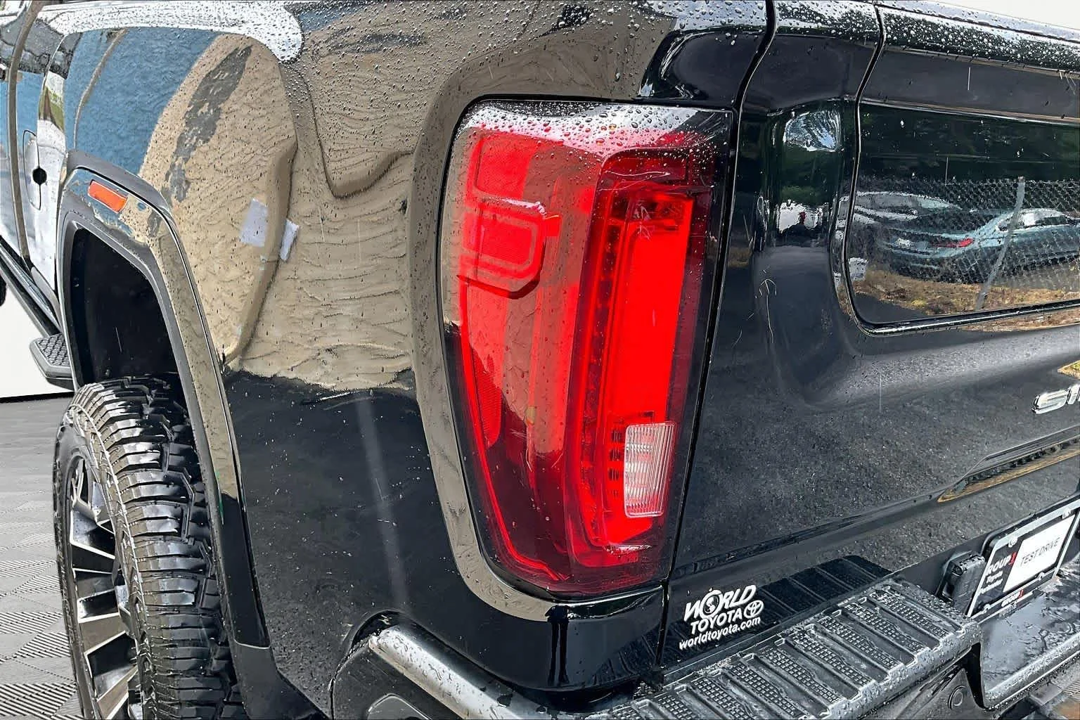 Used 2022 Onyx Black GMC AT4 image 28